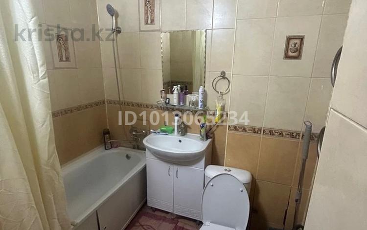 2-бөлмелі пәтер · 54 м² · 2/5 қабат, мкр Тастак-3 22, бағасы: 250 000 ₸ в Алматы, Алмалинский р-н — фото 2