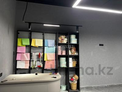 Цветочный магазин · 60 м², бағасы: 1 млн ₸ в Караганде, Казыбек би р-н