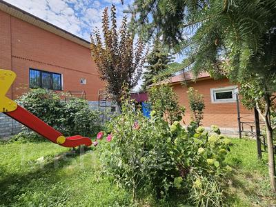 Отдельный дом · 5 комнат · 400 м² · 6 сот., мкр Дубок-2 70 за 185 млн ₸ в Алматы, Ауэзовский р-н