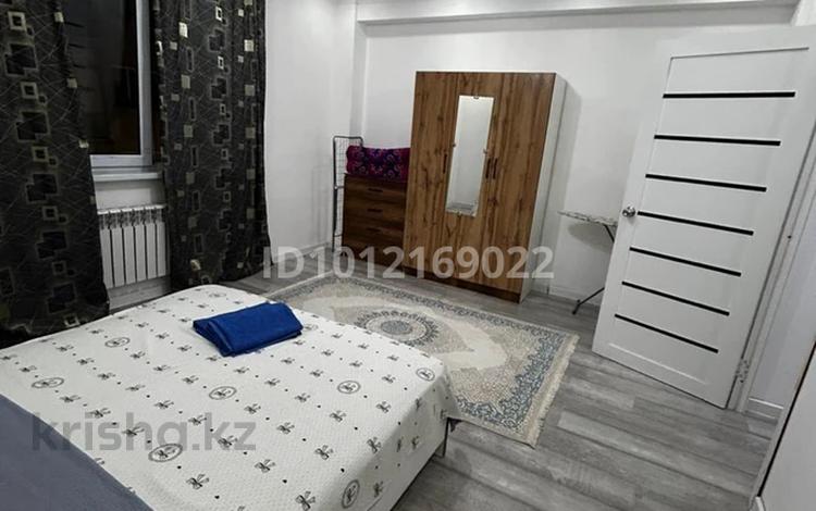 1-комнатная квартира · 43 м² · 4/10 этаж, мкр Аксай-5 25 за 16 000 ₸ в Алматы, Ауэзовский р-н — фото 2
