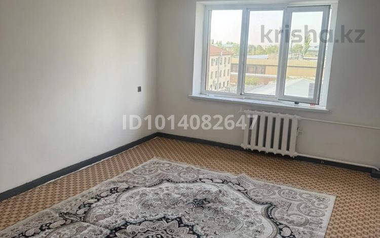 2-бөлмелі пәтер · 73 м² · 5/5 қабат, Акбулак ш/а. 32, бағасы: 18 млн ₸ в Таразе, мкр Акбулак — фото 2