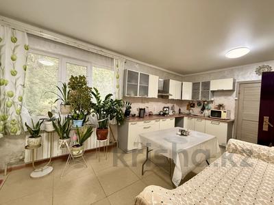 3-комнатная квартира · 90 м² · 1/2 этаж, мкр №1 69 за 45 млн ₸ в Алматы, Ауэзовский р-н