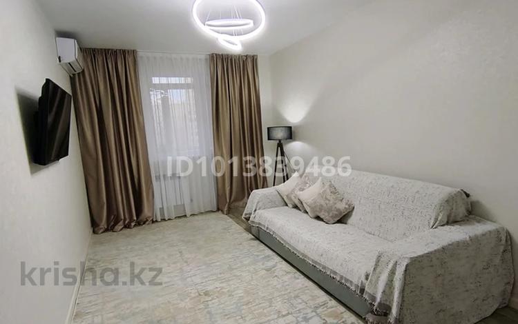 2-комнатная квартира · 58 м² · 6/11 этаж, 16-й мкр 44 — Сзади ТРК Актау, напротив школы номер 35 за ~ 24 млн ₸ — фото 25