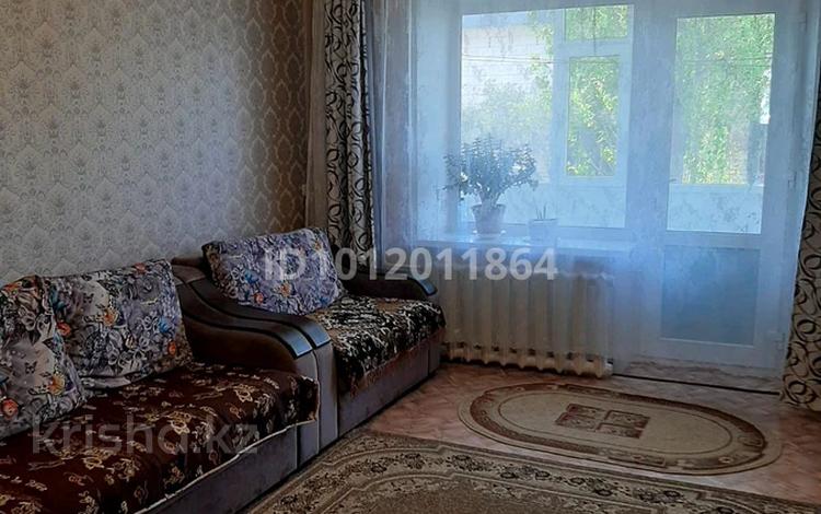 3-бөлмелі пәтер · 60 м² · 1/5 қабат, Агыбай батыра 66 — В центре, бағасы: 16.8 млн ₸ в  — фото 2