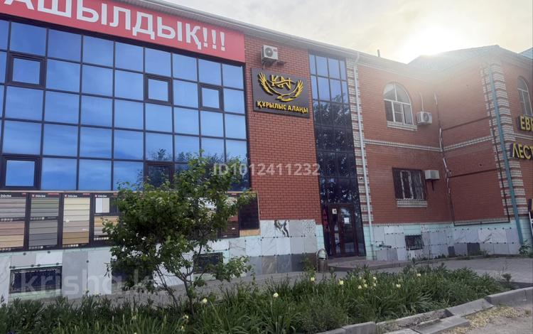 Магазины и бутики · 250 м² за 450 000 ₸ в Актобе — фото 2