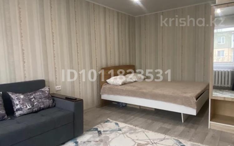 1-комнатная квартира · 32 м² · 4/5 этаж, ул. Протозанова 27 за 12 000 ₸ в Усть-Каменогорске, Ульбинский — фото 2