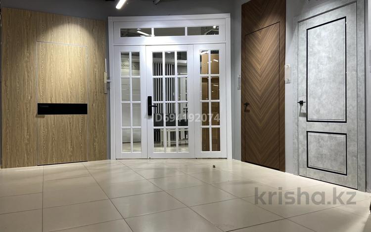 Салон дизайнерских дверей, 60 м² за 7.9 млн 〒 в Актобе, мкр. Алтын орда — фото 2