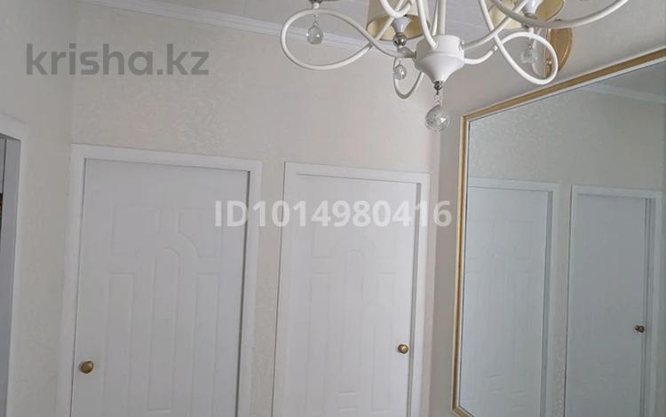 3-бөлмелі пәтер · 65 м² · 5/5 қабат, Абылай хана — На против магазина Тоймарт, бағасы: 250 000 ₸ в Боралдае (Бурундай), мкр Водник-2 — фото 2