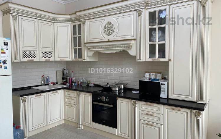 2-комнатная квартира · 102 м², мкр Жетысу-3 59 за 400 000 ₸ в Алматы, Ауэзовский р-н — фото 2
