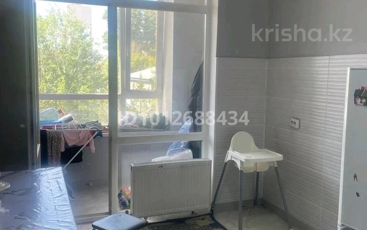 1-комнатная квартира · 42.2 м² · 2/10 этаж, Кенесары 62 за 23 млн ₸ в Астане, р-н Байконур — фото 2