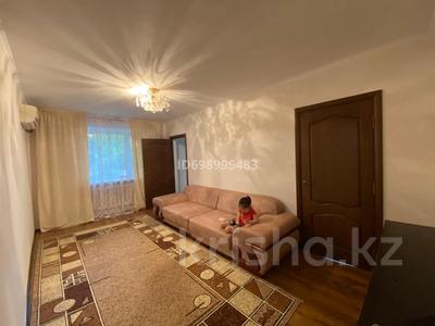 3-комнатная квартира · 55 м² · 1/5 этаж · помесячно, Абая 131 — За супермаркетом Тарго за 140 000 〒 в Таразе