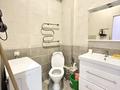 2-комнатная квартира · 60 м² · 2/12 этаж, 16-й мкр 49 — Трк Актау 35 школа за 12 000 ₸ — фото 9