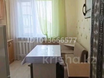 3-комнатная квартира · 64 м² · 8/10 этаж, Майкудук, Майкудук, мкр Голубые пруды 15 за 220 000 ₸ в Караганде, Алихана Бокейханова р-н