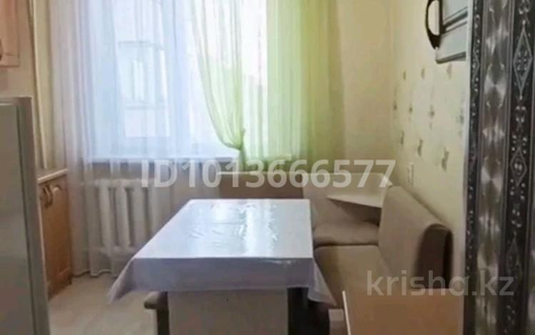 3-комнатная квартира · 64 м² · 8/10 этаж, Майкудук, Майкудук, мкр Голубые пруды 15 за 220 000 ₸ в Караганде, Алихана Бокейханова р-н — фото 2