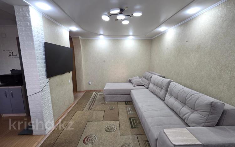 3-комнатная квартира · 60 м² · 2/3 этаж, Пришахтинск, Донецкая за 25 млн ₸ в Караганде, Алихана Бокейханова р-н — фото 9