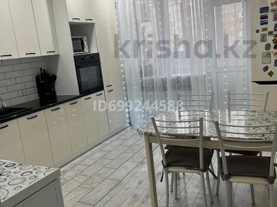 Продажа квартир в Западно-Казахстанской обл.: 3-комнатная квартира · 81 м² · 5/5 этаж, 10 микр 22 за 31.7 млн 〒 3-комнатная квартира · 81 м² · 5/5 этаж, 10 микр 22 за 31.7 млн 〒 в Аксае