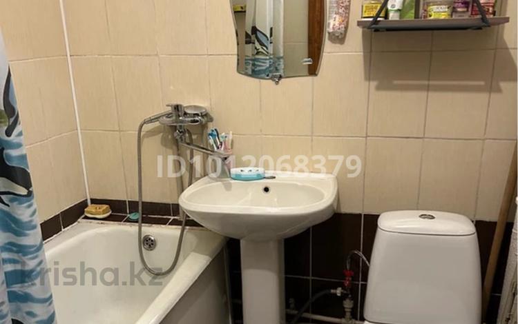 1-бөлмелі пәтер · 39 м² · 3/5 қабат, мкр Жулдыз-2, Жұлдыз-2 ш/а. 35 — Рядом магазин Магнум и магазин Смолл, бағасы: 170 000 ₸ в Алматы, Турксибский р-н — фото 2