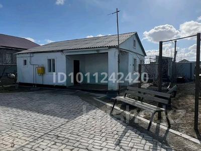 Үйдің бір бөлігі · 2 бөлме · 82 м² · 9 сот., мкр Балауса, Курманбек жандарбеков 35 — Мик Өркен жағында, бағасы: 100 000 〒 в Атырау