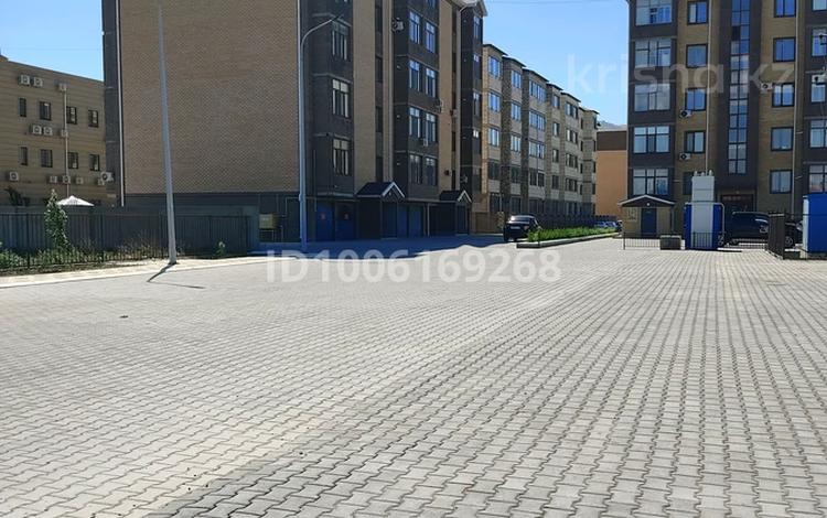 1-комнатная квартира · 60 м² · 4/5 этаж, мкр Нурсая, Ел Орда 9А за 200 000 〒 в Атырау — фото 2