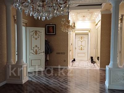 5-бөлмелі пәтер · 270 м² · 5/6 қабат, Алихан Бокейхан 14 — Орынбор, бағасы: 300 млн ₸ в Астане, Есильский р-н