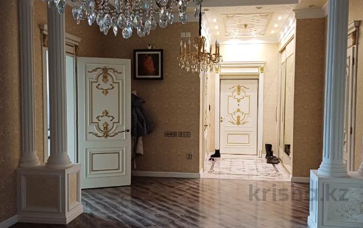 5-бөлмелі пәтер · 270 м² · 5/6 қабат, Алихан Бокейхан 14 — Орынбор, бағасы: 300 млн ₸ в Астане, Есильский р-н — фото 2