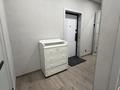 1-бөлмелі пәтер · 36 м² · 7/10 қабат, Есенберлина 58 — Торговый дом метро, спорт комплекс Ольги Рыпаковой,теннисный центр,спорт школа,и другие виды спортивных школ,макси Молл ,фреш маркет ,все в шаговой доступности, бағасы: 18 000 ₸ в Усть-Каменогорске — фото 4