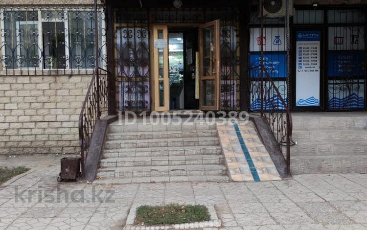 Дүкендер мен бутиктер · 68 м², бағасы: 42 млн ₸ в Актобе, мкр 8 — фото 2