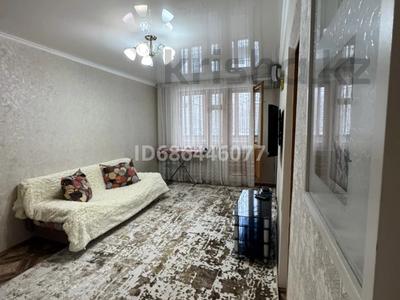 2-комнатная квартира · 62 м² · 2/5 этаж, Пр. Абая — Кердери за 12 000 ₸ в Уральске