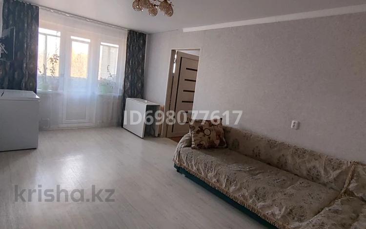 3-комнатная квартира · 57 м² · 5/5 этаж, Майкудук, Майкудук, 12й микрорайон — Школа 9 гимназия за 11.5 млн ₸ в Караганде, Алихана Бокейханова р-н — фото 2