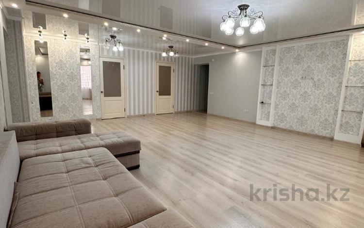 3-комнатная квартира · 122.3 м² · 8/9 этаж, мкр 12 за 37.5 млн ₸ в Актобе — фото 5