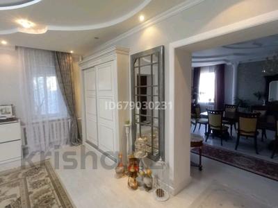 Отдельный дом · 13 комнат · 800 м², Базарбаева за 1 млн 〒 в Талдыкоргане