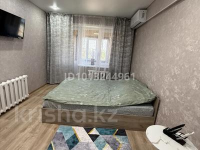 1-бөлмелі пәтер · 35 м² · 3/5 қабат, Жидебай батыра 11 — Вокзал/автостанция/рынок, бағасы: 15 000 ₸ в Балхаше