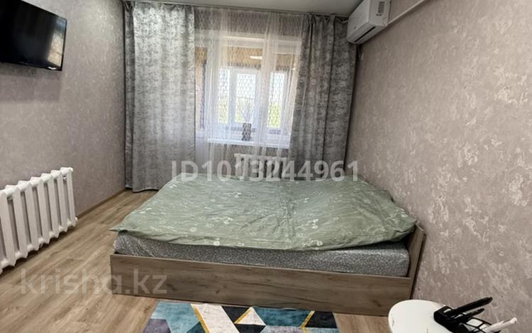 1-бөлмелі пәтер · 35 м² · 3/5 қабат, Жидебай батыра 11 — Вокзал/автостанция/рынок, бағасы: 15 000 ₸ в Балхаше — фото 2