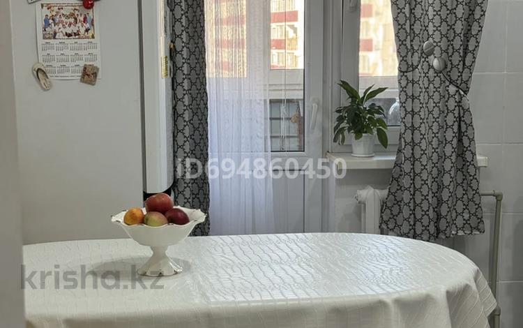 3-комнатная квартира · 70 м² · 3/5 этаж, мкр. Зачаганск пгт, Камбар батыра 8 — Около 10 школы за 24.5 млн ₸ в Уральске — фото 2