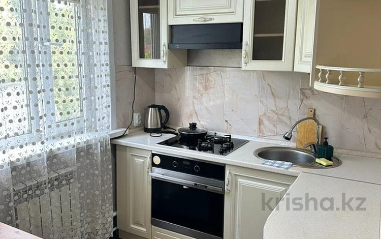 2-комнатная квартира · 43 м² · 5/5 этаж, мкр Новый Город 21 — 45 квартал, Ситти мол, 1000 мелочей за 14 000 ₸ в Караганде, Казыбек би р-н — фото 2