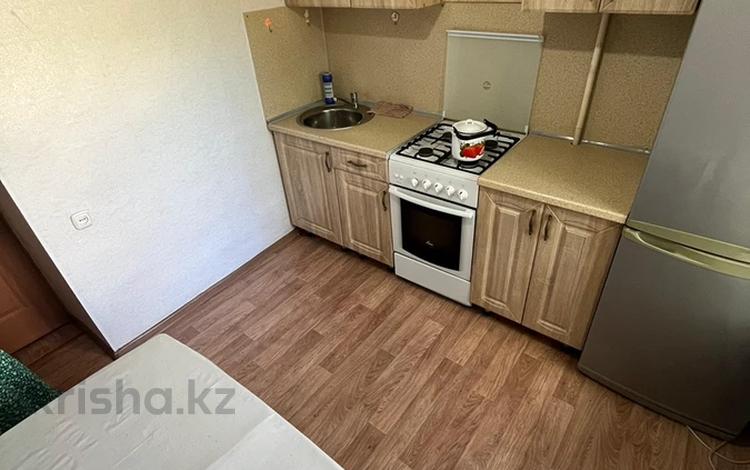 1-комнатная квартира · 35 м² · 2/5 этаж, кердері за 12.1 млн 〒 в Уральске — фото 2