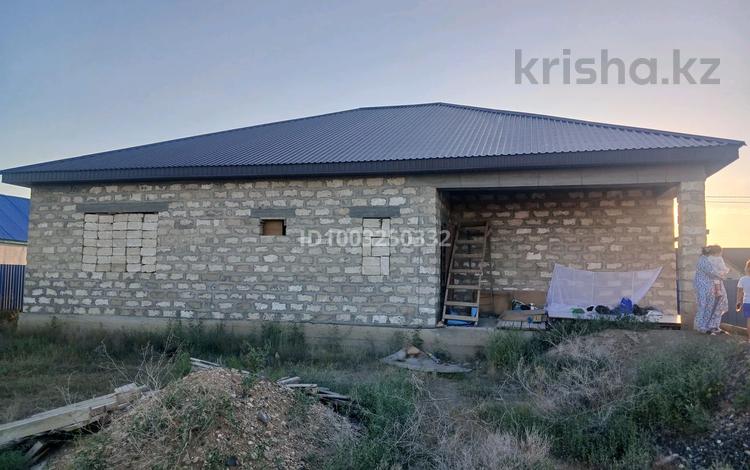 Отдельный дом · 3 комнаты · 215 м² · 10 сот., Гулден 4 за 12 млн 〒 в Атырау — фото 2