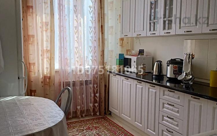 1-комнатная квартира, 37 м², 2/7 этаж, Букенбаи батыр 155