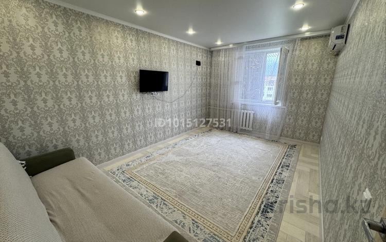 2-комнатная квартира · 50 м² · 5/5 этаж, мкр Строитель, Кокшетау — Район кинотеатр Казахстан, Chechil за 150 000 ₸ в Уральске — фото 2