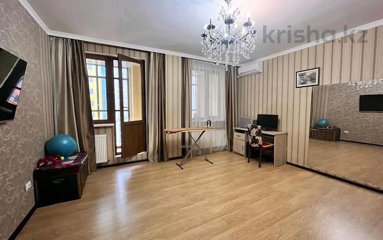 1-комнатная квартира, 50 м², 6/9 этаж помесячно, Косшыгулулы 6/1 за 150 000 〒 в Астане, Сарыарка р-н — фото 2