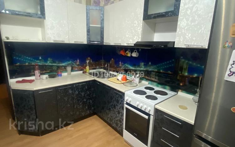 2-комнатная квартира · 56 м² · 4/5 этаж, Молдагулова 17/6 — 16 микрорайон за 23.5 млн ₸ в Усть-Каменогорске — фото 2