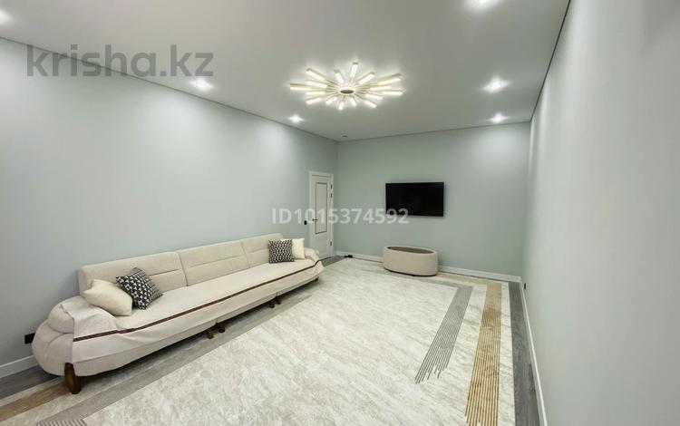 2-комнатная квартира · 76 м² · 2/9 этаж, мкр. Алтын орда, Батыс 2 уч. 2 за 38 млн ₸ в Актобе — фото 2
