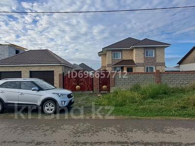 Жеке үй · 6 бөлме · 245 м² · 10 сот., Казбек би 9 — Караоткел. Ильинка, бағасы: 72 млн 〒 в Астане, Нура р-н