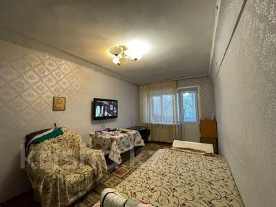 2-комнатная квартира, 47 м², 3/4 этаж, Назарбаева за 11.9 млн 〒 в Усть-Каменогорске