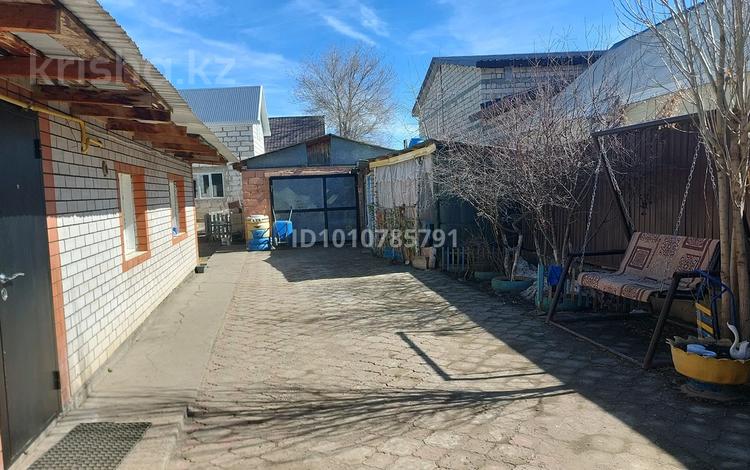 Отдельный дом · 6 комнат · 70 м² · 6.5 сот., М.Макатаева 79 — Бывшая озерная за 45 млн ₸ в Актобе, мкр Москва — фото 2