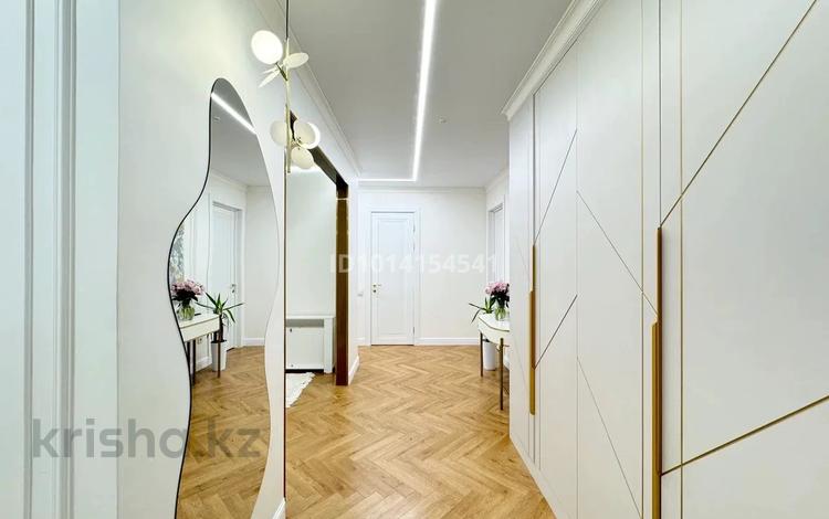 3-комнатная квартира · 104 м² · 3/11 этаж, Манглик Ел 60 за 80 млн ₸ в Астане, Есильский р-н — фото 10