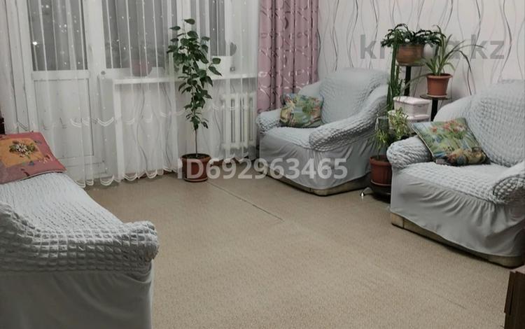 3-комнатная квартира · 68 м² · 8/12 этаж, 15микрорайон 18А — Площадь М. Ауэзова, 30я школа. за 27 млн ₸ в Семее — фото 2