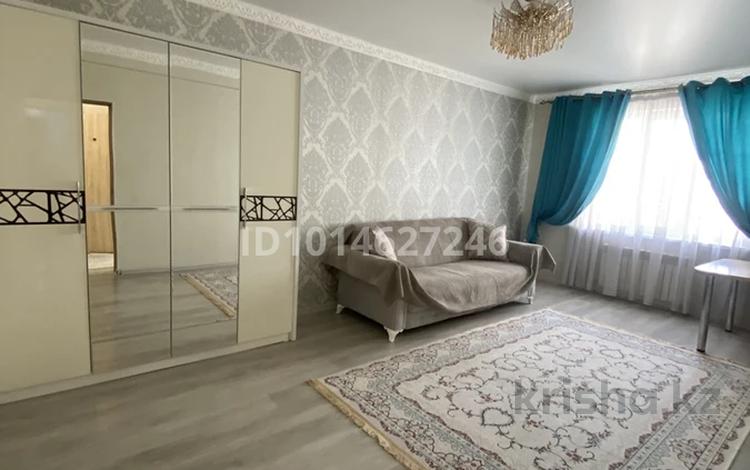 2-комнатная квартира · 55 м² · 5/12 этаж, мкр Дарабоз 29 за 280 000 ₸ в Алматы, Алатауский р-н — фото 2