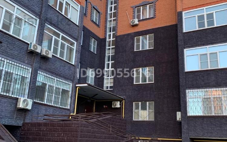 2-комнатная квартира · 76 м² · 8/10 этаж, Алии Молдагуловой 66/1 — Теннисный корт за 200 000 ₸ в Актобе — фото 15