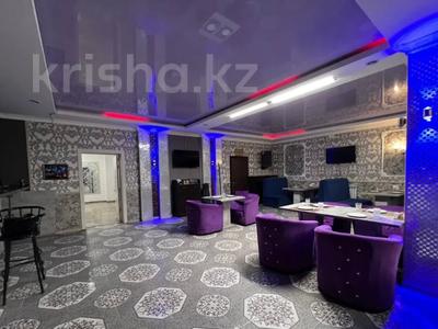 Свободное назначение, офисы, магазины и бутики, общепит, салоны красоты, бани, гостиницы и зоны отдыха, медцентры и аптеки, образование, развлечения · 967 м² за 255 млн 〒 в Косшы
